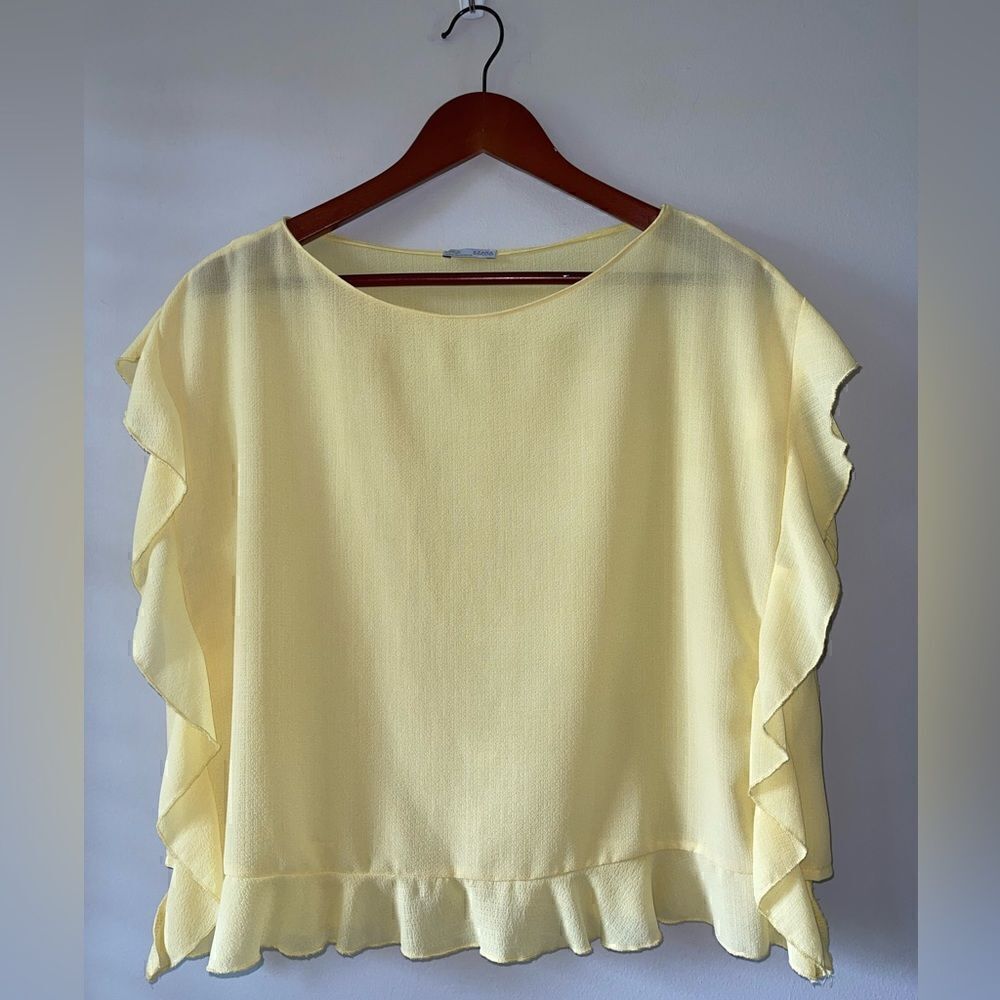 Zara Cropped Yellow Ruffle Top Size Medium